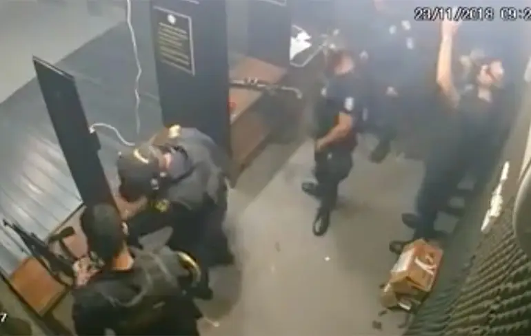 Op indoor schietbaan schieten met Dragon's Breath is niet aan te raden