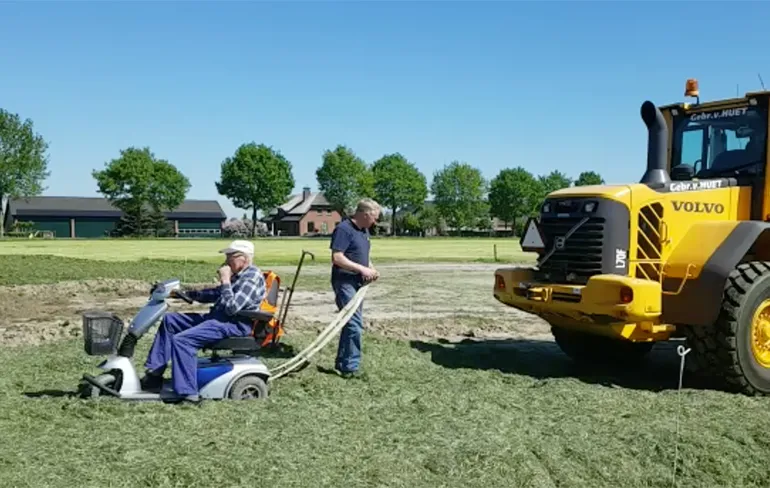 Opa ging alleen op pad met zijn scootmobiel