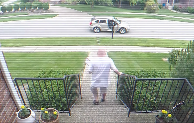 Pakjesdief getrakteerd op doos met stront