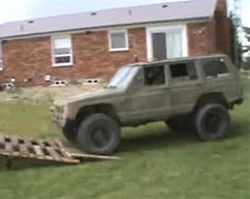 Parkeer je JEEP eens in een zwembad