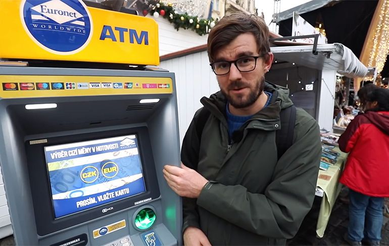 Pas je een beetje op met geldautomaten in het buitenland?
