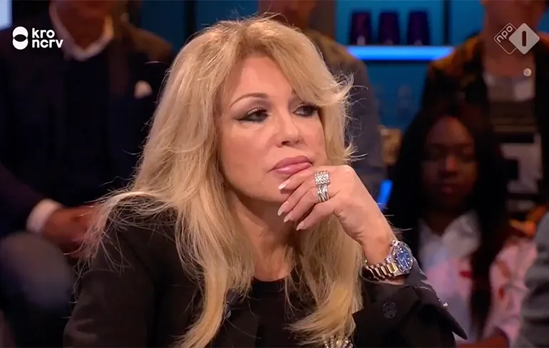 Patrica Paay bij Jinek: Kin omhoog en face it!