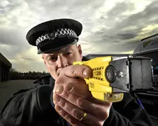Perfecte timing van een taser aanval