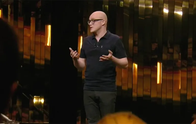 Philippe Geubels maakt grappen over mensen waar je niet om mag lachen