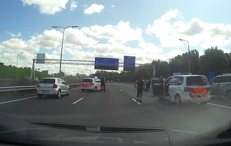 Politie lost schoten tijdens arrestatie op A13 bij Delft