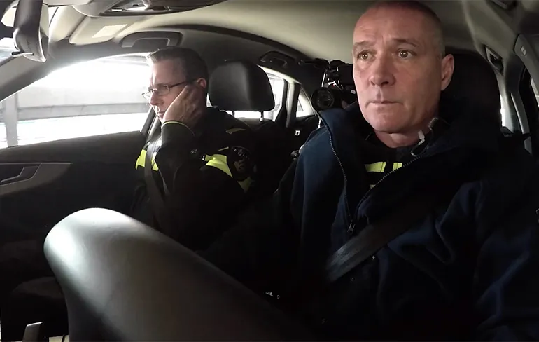 Politie piswoest op makers van videoclip Polizei van Jebroer