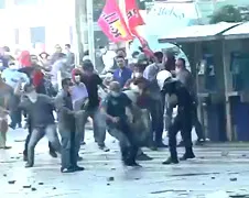Politieagent Ankara schiet betoger neer