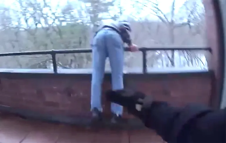 Politieagent is er net op tijd bij om zelfmoord te voorkomen!