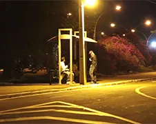 Prank: Net doen alsof je mensen onder vuur neemt