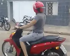 Psssst, heb jij je helm wel goed op?