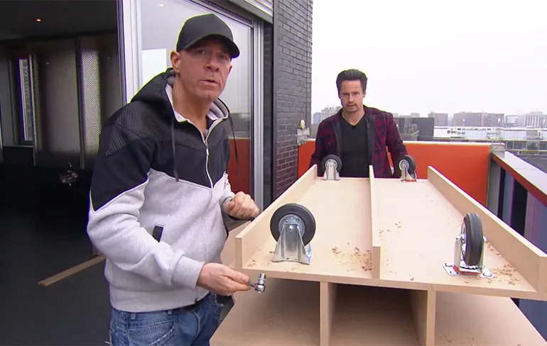 Pssst, het schamele stulpje van DJ Jean staat te koop! Kopen?