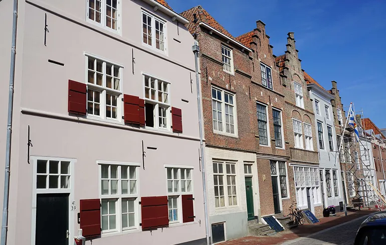 Pssst, huis in Vlissingen kopen? Hoeft alleen schoon doekje doorheen...