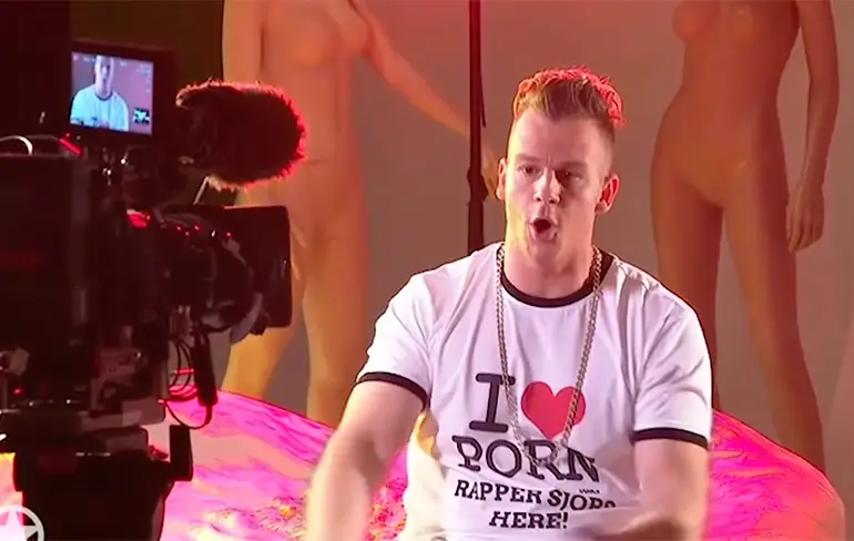 Rapper Sjors, ben een beest! Altijd los! Altijd feest! Yeah!
