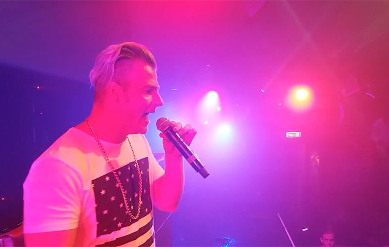 Rapper Sjors pakt hater aan in Club Thalia in Rotterdam!