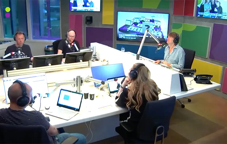 Raymond kwam een oude liefde tegen bij de patatkraam