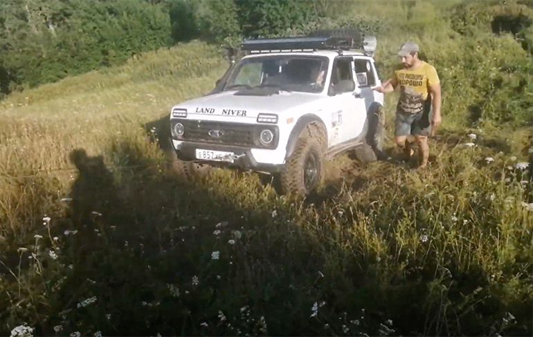 Redden van 4x4 voertuig in Rusland loopt anders dan gehoopt