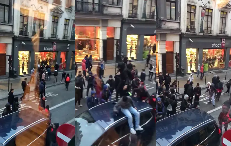Rellende jongeren in Brussel slopen auto...