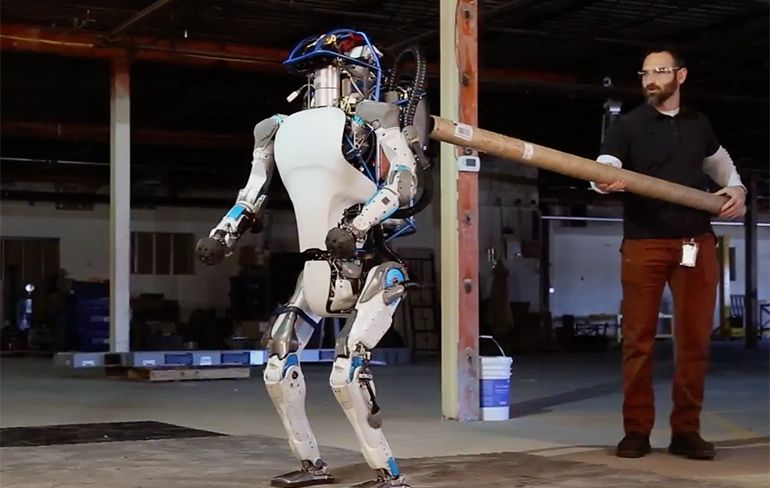Robot Atlas van Boston Dynamics kan weleens mensen gaan vervangen!