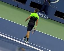 Roger Federer slaat toverballetje tegen Marinko Matosevic