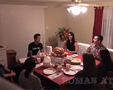 Roman Atwood laat kalkoen ontploffen