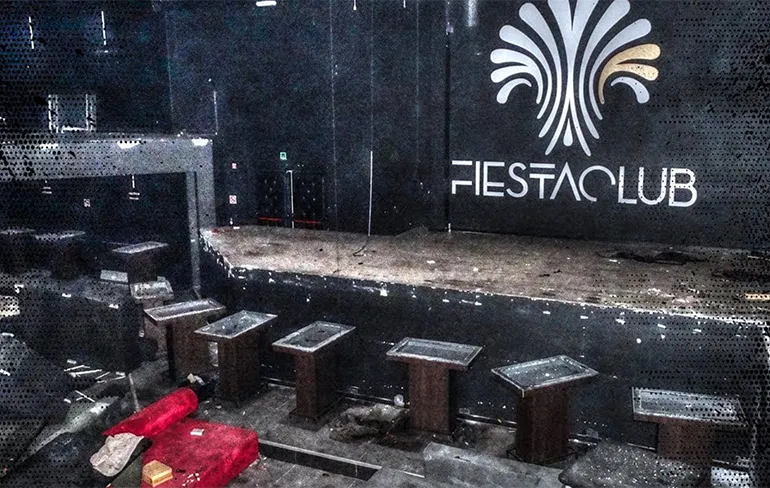 Rondsnuffelen in een verlaten club waar Snoop Dogg ooit heeft opgetreden