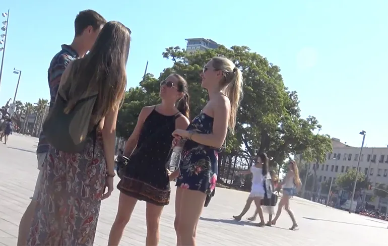 Samen met je vriendin een trio scoren kan kinderspel zijn...