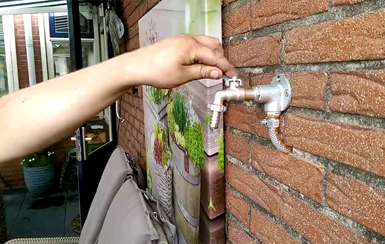 Shut Up And Take My Money: Bierkraan in de tuin