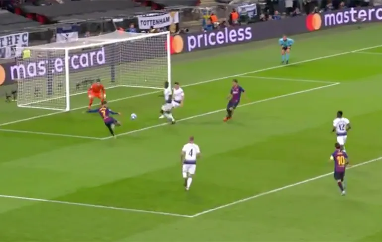 Sierd de Vos gaat helemaal los na goal van Rakitic