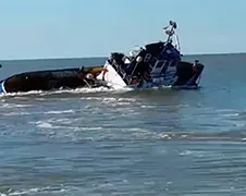 Sleepboot in de problemen op de Eems