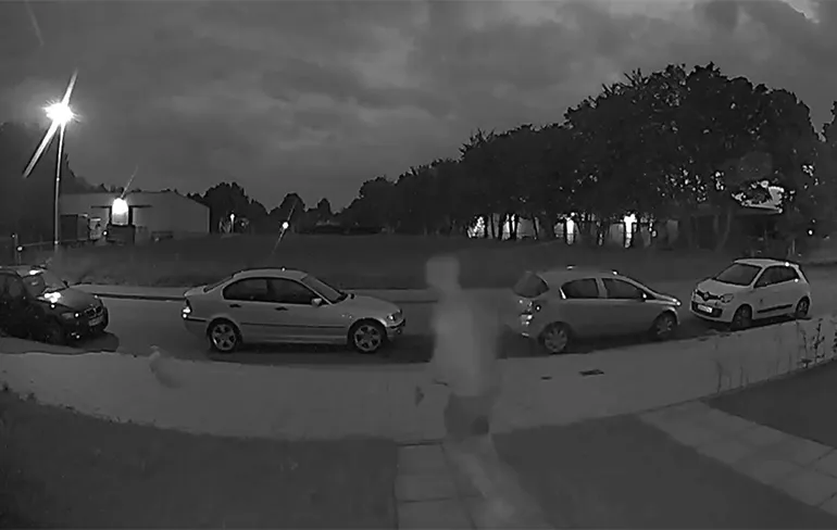 Slimme deurbel legt vast: Hondje Kenzo luistert niet