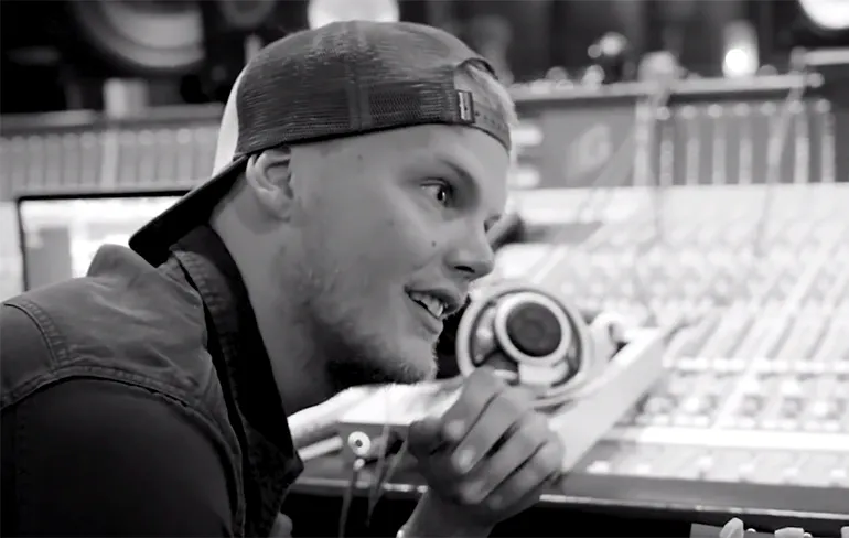SOS is eerste nieuwe nummer van overleden dj-producer Avicii