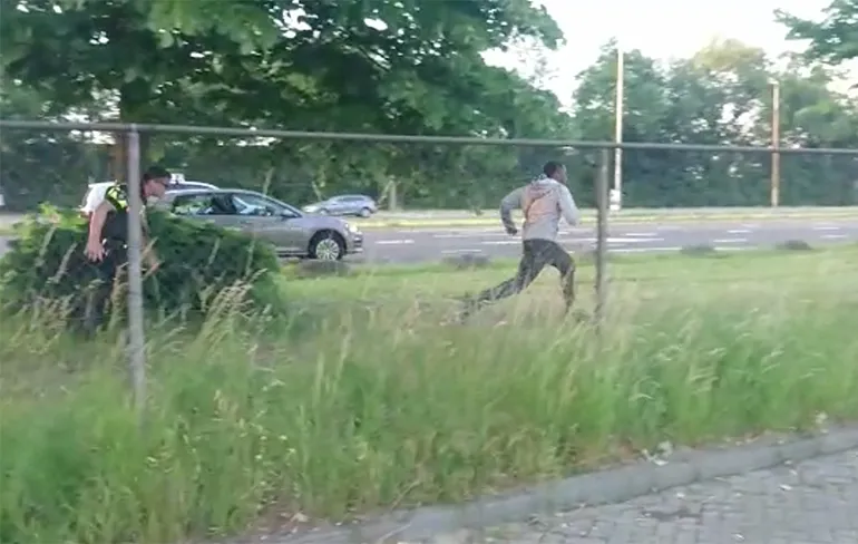 Spanning en sensatie in Arnhem: Autodief denkt te kunnen ontsnappen...