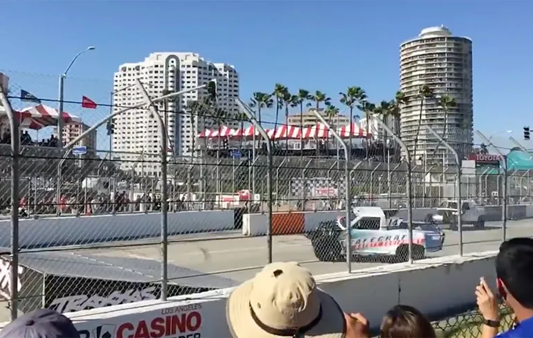 Sprong truck tijdens Toyota Grand Prix Stadium gaat niet zo goed