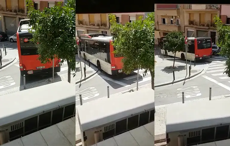 Straat is eigenlijk niet voor bussen, maar chauffeur heeft daar maling aan