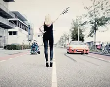 Straatrace Scootmobiel vs Toyota Supra