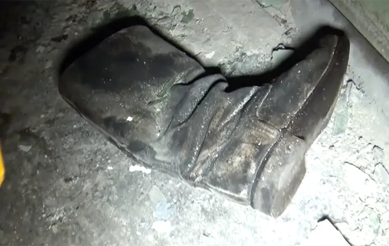 Straling op kleding brandweer meten in kelder ziekenhuis Tsjernobyl