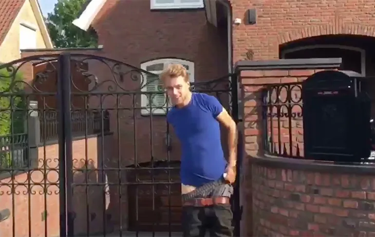 Student leegt darminhoud in voortuin van Jan Smit...