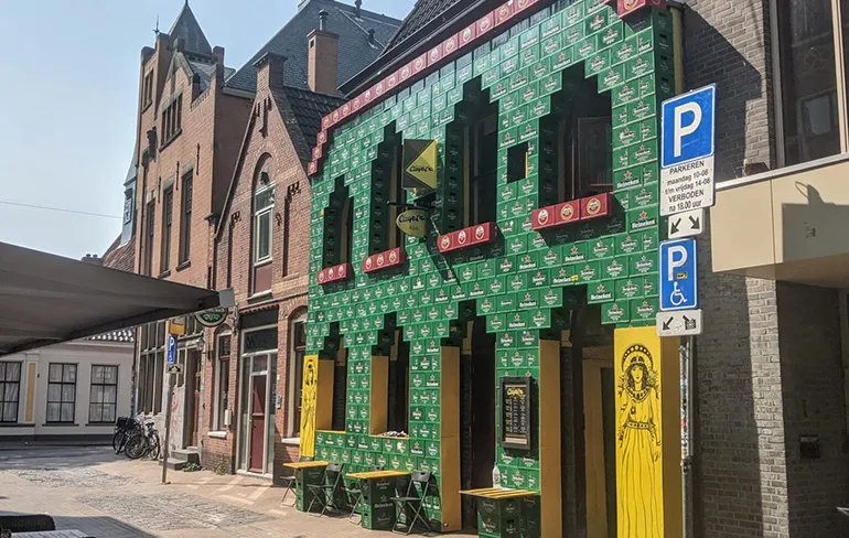 Studentenvereniging in Groningen heeft de mooiste gevel van Nederland