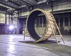 Stuntman Damien Walters gaat looping lopen