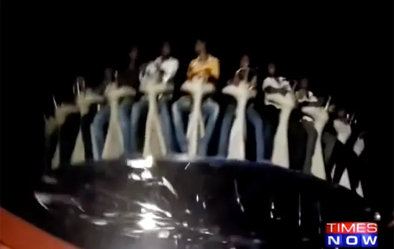 Test van attractie in pretpark in India ging niet zo goed