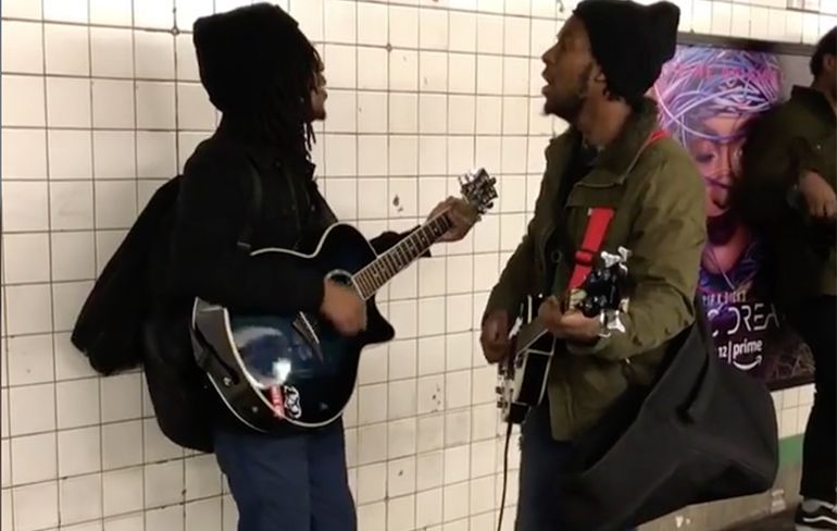 The Beatles deden een optreden in de metro van New York, o wacht...