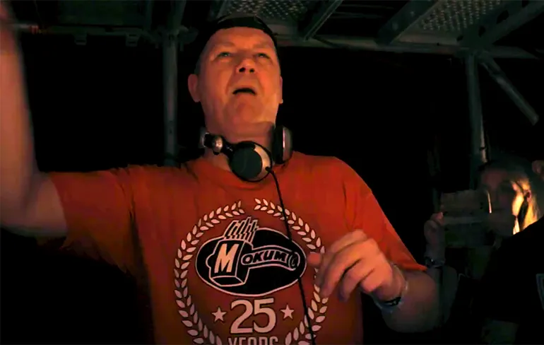 Thunderdome videoclip nummer Name Of My DJ van DJ Chosen Few