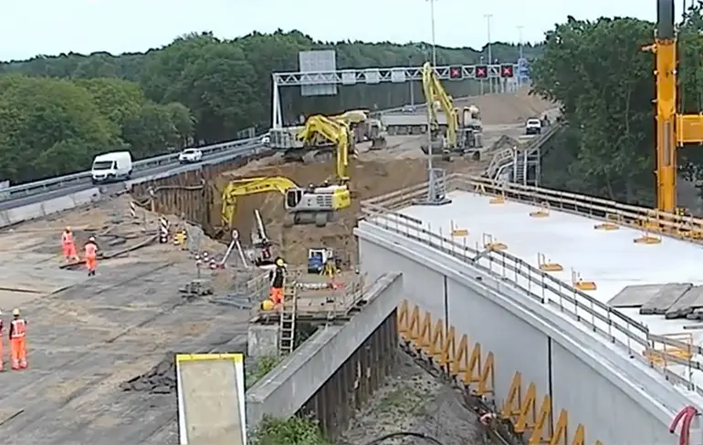 Timelapse tunnel A12 bij Ede op zijn plek in een weekend