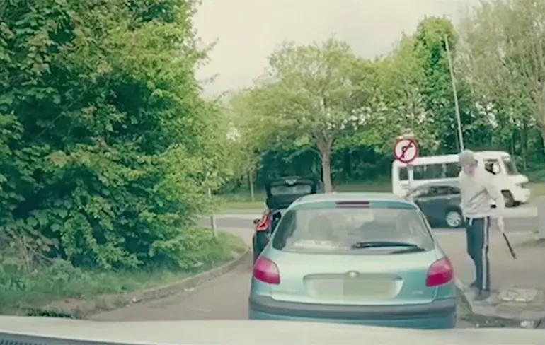 Tip 1: Zoek in het verkeer nooit ruzie met een MMA vechter!