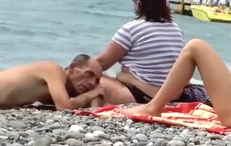 Tip voor de zomer: Lekker gluren op het strand