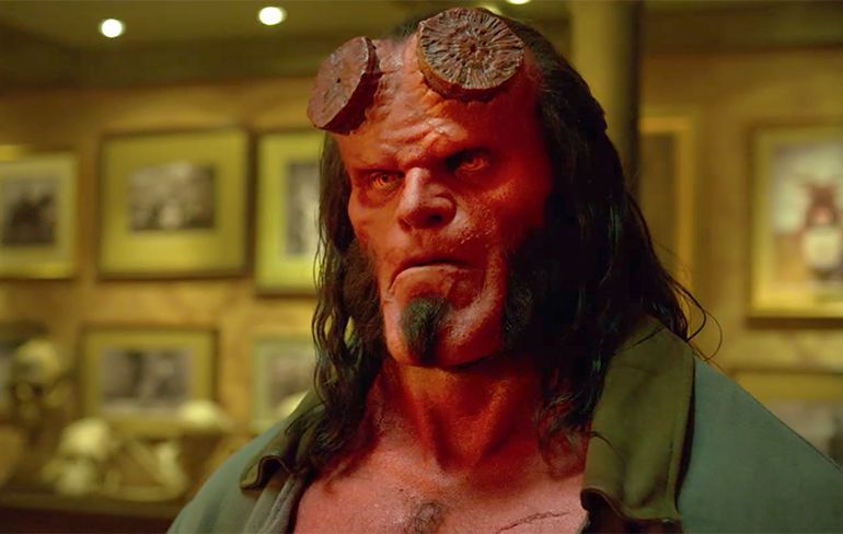 Trailer: Een bloederige strijd staat op punt te beginnen in film Hellboy