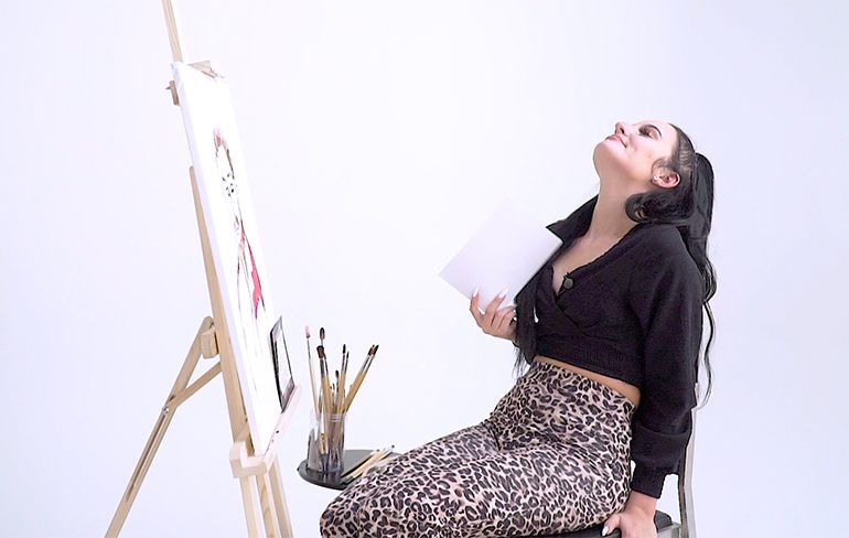 Tussen Kunst en Kl*t: Jennifer is uitgerust met een eitje en gaat schilderen