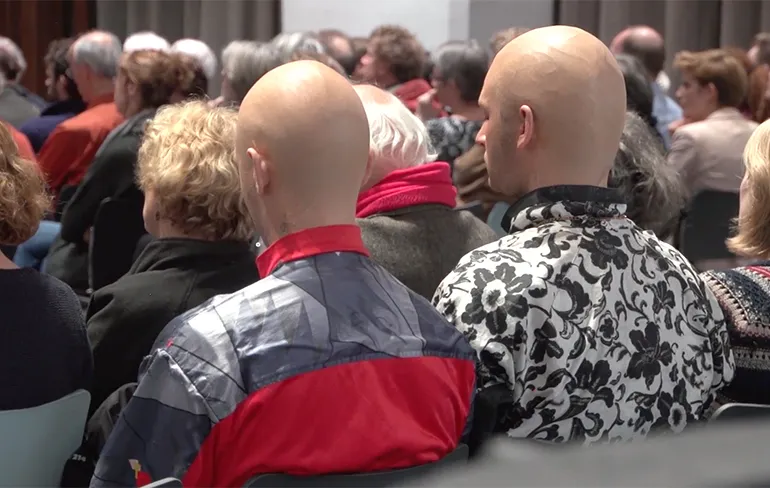 Twee gabbers gaan naar een klassiek concert...