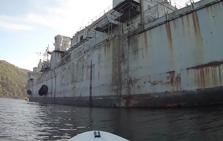 Zoektocht  Urban Explorer Mister C naar de spookschepen van Frankrijk