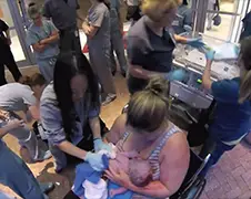 Vader filmt rit naar ziekenhuis bevallende vrouw met GoPro